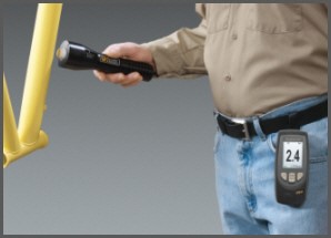 http://www.defelsko.com/pc/images/pc-one-hand-operation.jpg